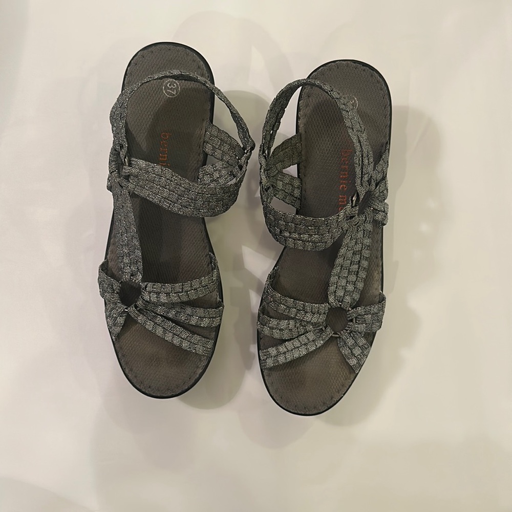 Bernie Mev size 37 sandals.